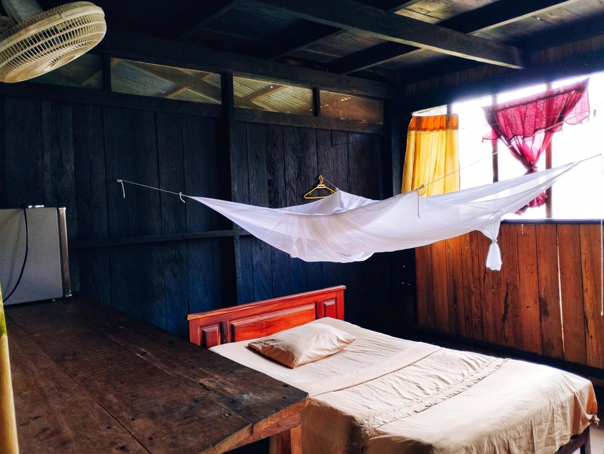 Hospedaje Y Tours Reina Arriera Amazonas Colombia Macedonia Экстерьер фото