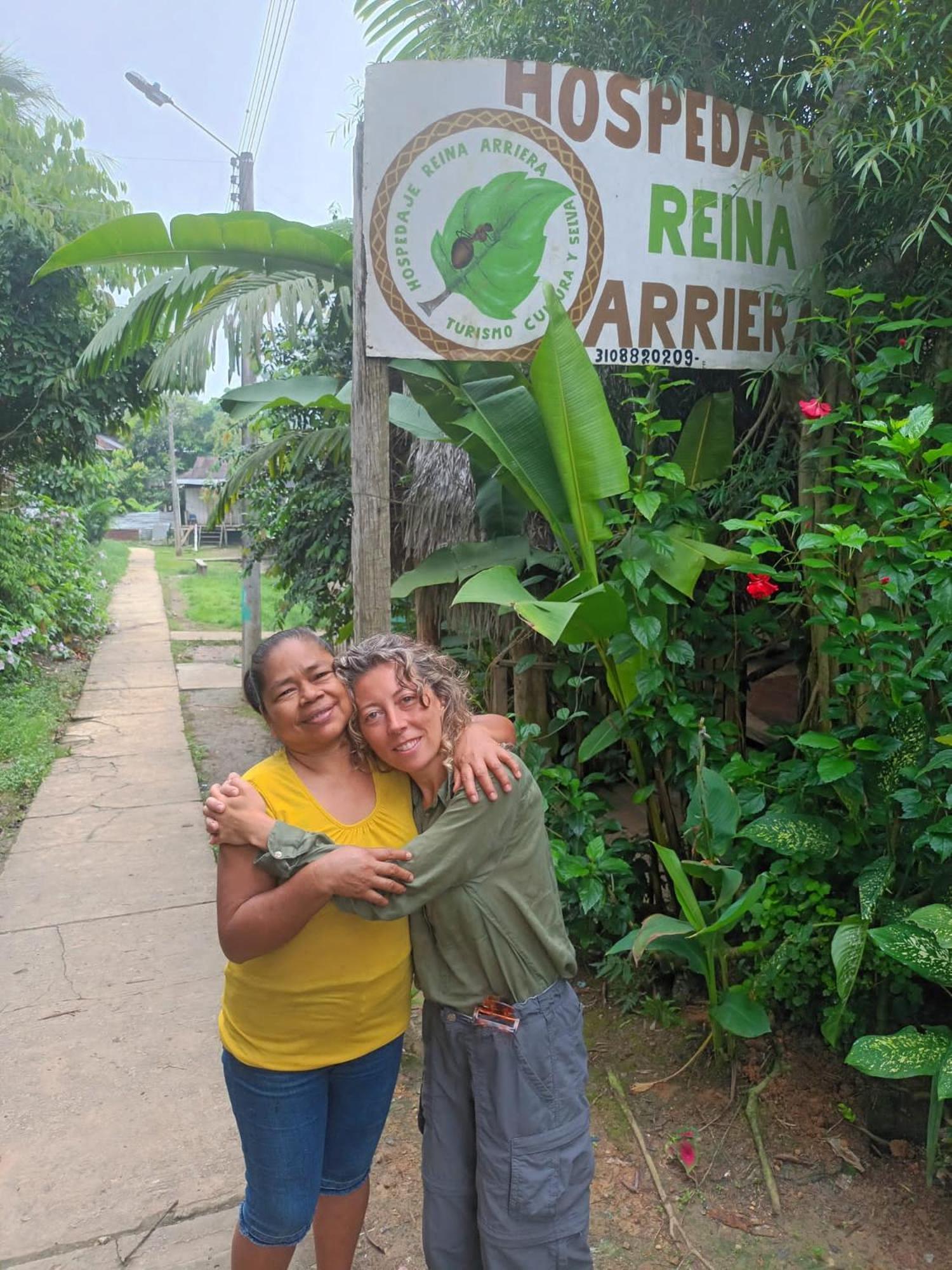 Hospedaje Y Tours Reina Arriera Amazonas Colombia Macedonia Экстерьер фото